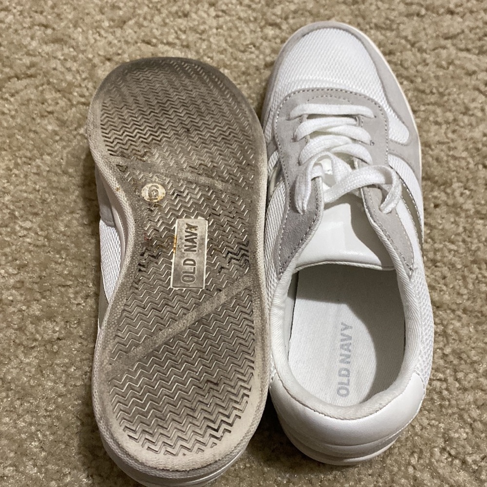 Sneakers - Picture 5 of 5